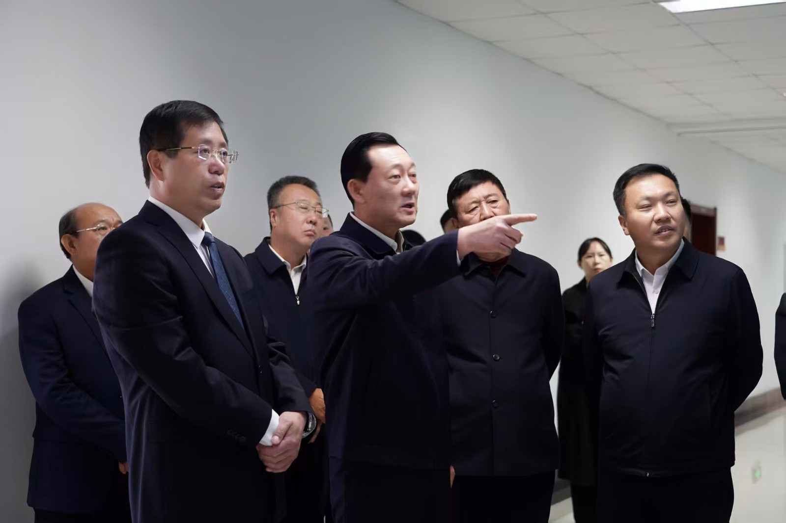 1763002667348058638.jpg 1.jpg