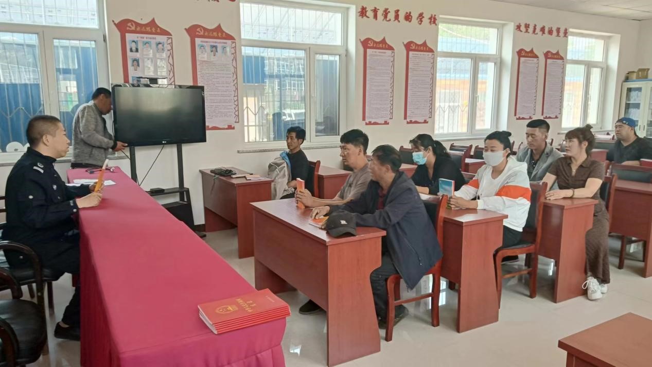 053001.jpg 053001.jpg