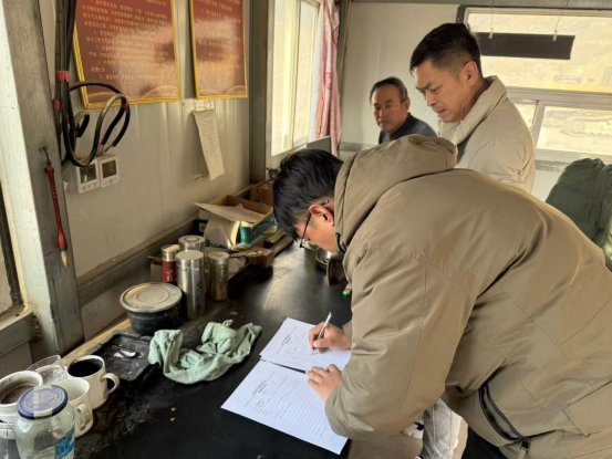 49d0336c3da88d686196d4cae1c2e8e4